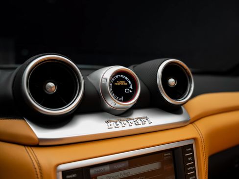 Used 2015 Ferrari California T RWD image 50