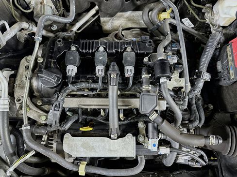 Used 2024 Nissan Kicks SR image 30