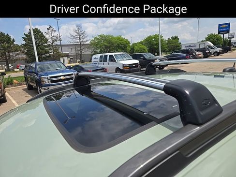 Used 2025 Chevrolet Trax ACTIV w/ Sunroof Package FWD image 12