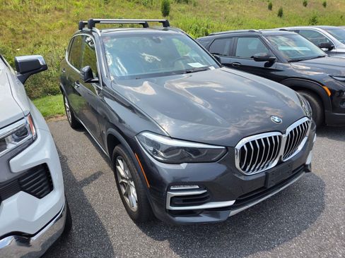 Used 2019 BMW X5 xDrive40i w/ Convenience Package AWD/4WD image 3