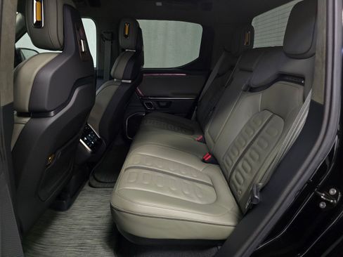 Used 2022 Rivian R1T Adventure image 19