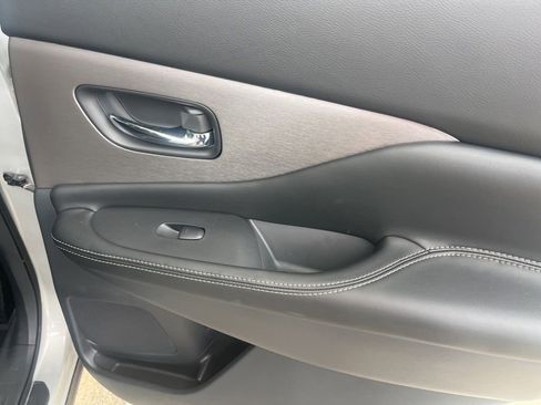 Used 2022 Nissan Murano SV FWD image 24
