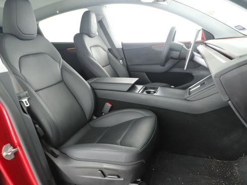 Used 2026 Tesla Model Y 2WD image 16