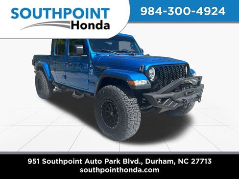 Used 2021 Jeep Gladiator Willys image 1