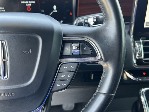 Used 2020 Lincoln Navigator Reserve w/ Luxury Package RWD image 12
