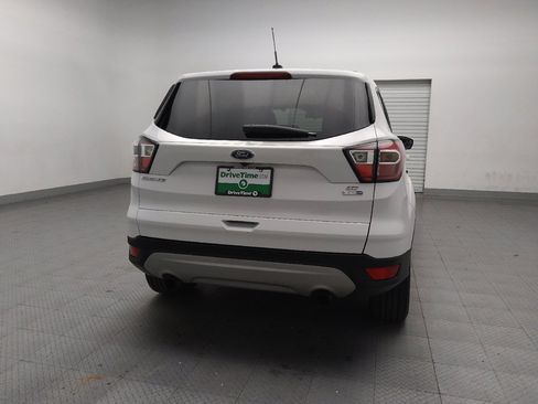 Used 2017 Ford Escape SE image 7