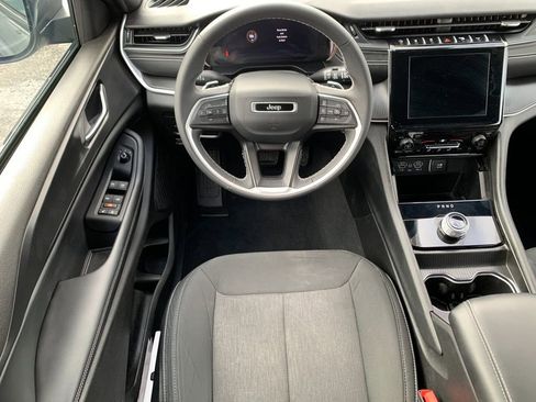 Used 2024 Jeep Grand Cherokee Laredo X w/ Trailer Tow Package image 16