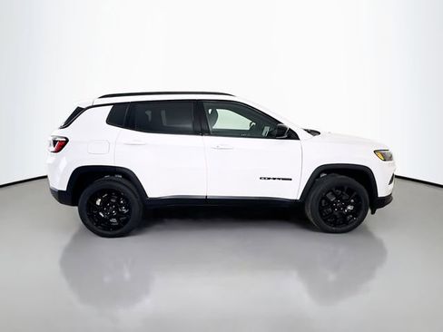 New 2026 Jeep Compass Latitude image 8