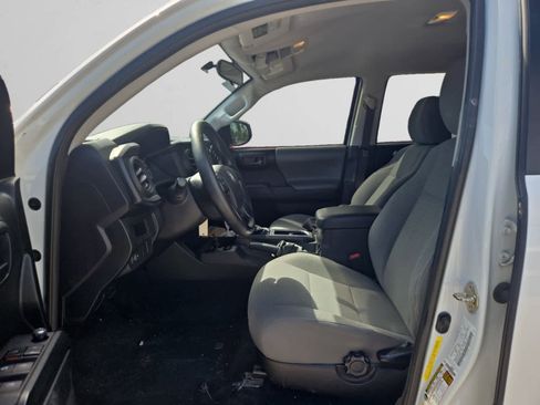 Used 2017 Toyota Tacoma SR w/ SR Convenience Package image 9