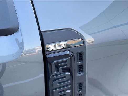 Used 2026 Ford F250 XLT w/ XLT Premium Package AWD/4WD image 11