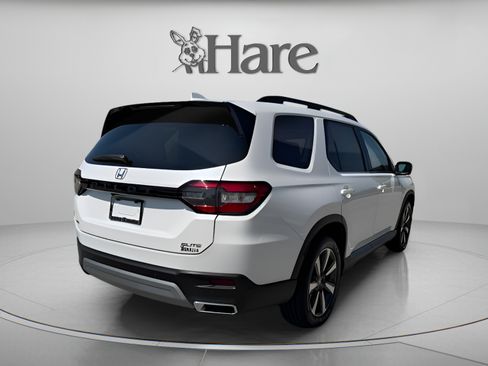 Used 2024 Honda Pilot Elite image 5