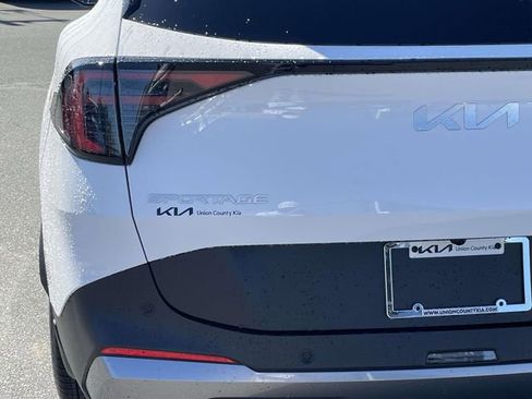 New 2026 Kia Sportage EX image 10