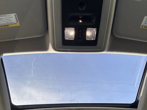 Used 2018 RAM 1500 Laramie w/ Convenience Group image 14