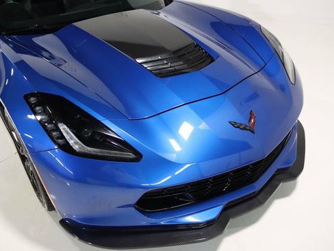 Used 2016 Chevrolet Corvette Stingray Coupe w/ Carbon Flash Badge Package image 26