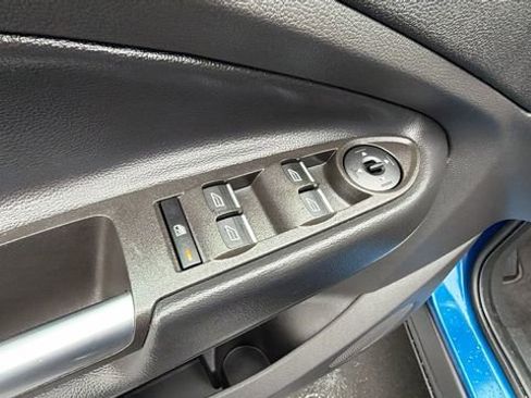 Used 2019 Ford Escape SE image 20