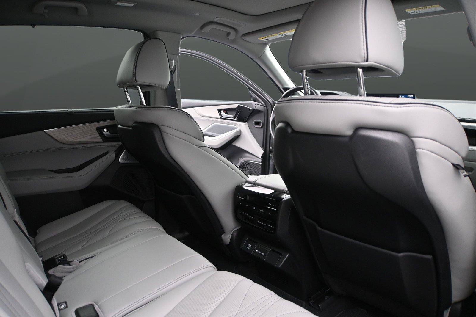 Certified 2026 Acura MDX w/ Advance Package AWD/4WD image 19