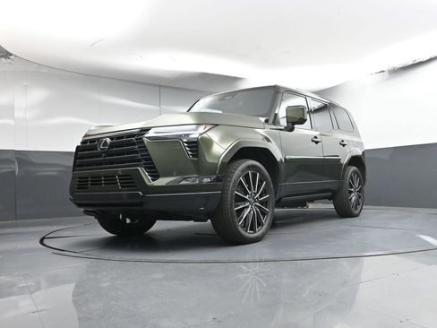 Used 2024 Lexus GX 550 w/ Cold Area Package image 29