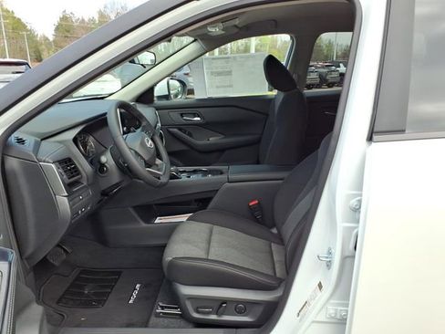 New 2026 Nissan Rogue SV FWD image 6