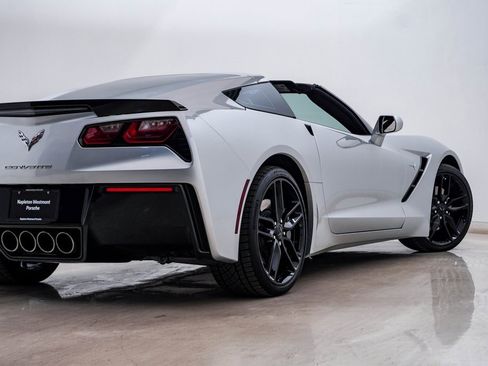 Used 2018 Chevrolet Corvette Stingray Coupe w/ Battery Protection Package image 12
