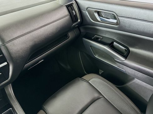 Used 2024 Nissan Pathfinder SL w/ SL Premium Package image 23