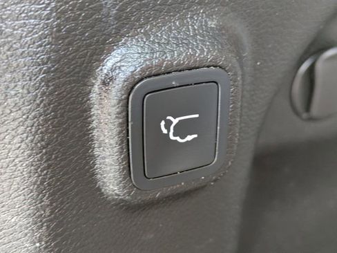 Certified 2021 Jeep Cherokee Trailhawk w/ Premium Leather Package image 9