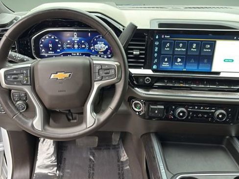 Used 2024 Chevrolet Silverado 2500 LTZ w/ LTZ Premium Package image 9