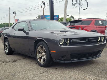 Used 2015 Dodge Challenger SXT