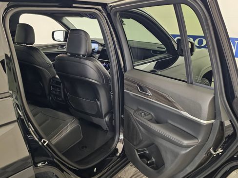 New 2025 Jeep Grand Cherokee Limited image 38