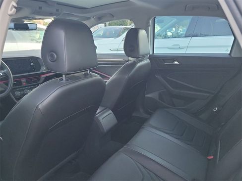 Certified 2019 Volkswagen Jetta SEL Premium image 6