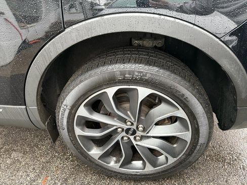 Used 2022 Lincoln Nautilus Reserve image 12