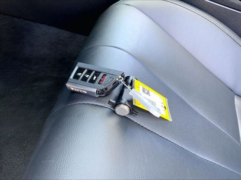 Used 2024 Acura Integra image 12