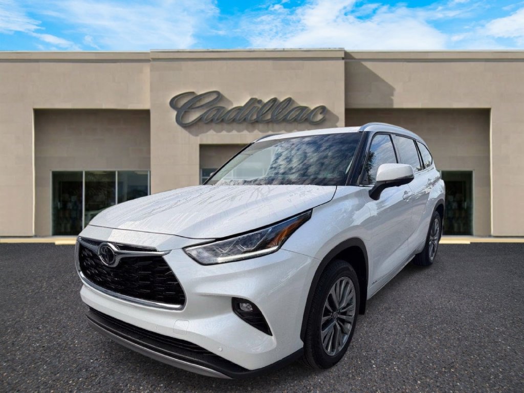 Used 2025 Toyota Highlander Limited AWD/4WD image 7