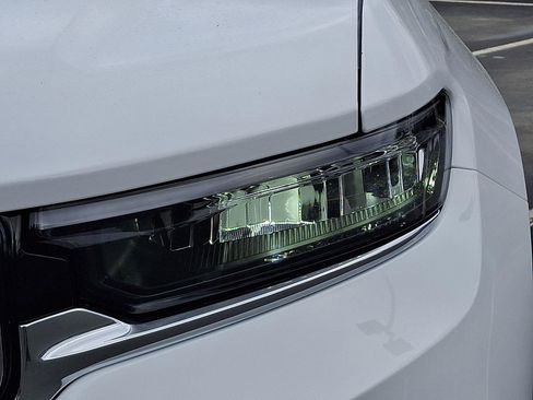 Used 2025 Jeep Grand Cherokee Limited w/ Luxury Tech Group II AWD/4WD image 9