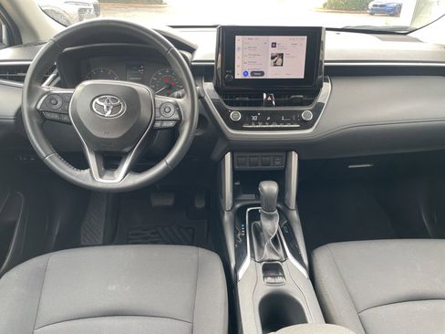 Used 2024 Toyota Corolla Cross LE image 10