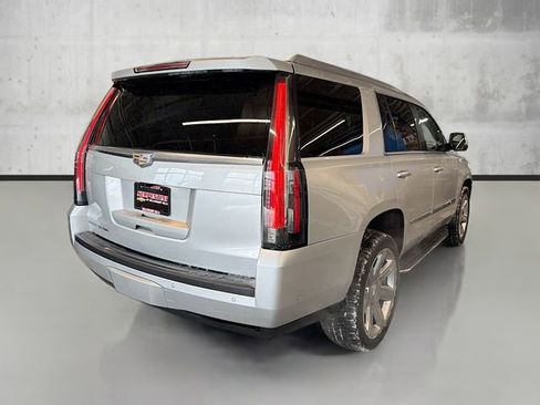 Used 2019 Cadillac Escalade Luxury image 5