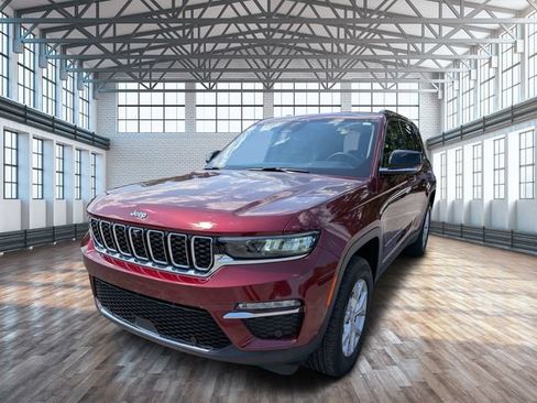 Used 2023 Jeep Grand Cherokee Limited w/ Luxury Tech Group II AWD/4WD image 7