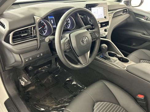 Used 2024 Toyota Camry SE FWD image 12