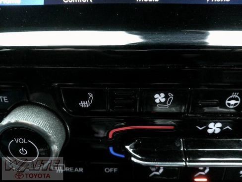 Used 2022 Jeep Grand Cherokee L Overland image 16