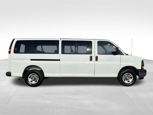 Used 2025 Chevrolet Express 3500 LT w/ LT Preferred Equipment Group RWD image 21