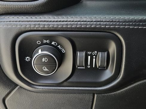Used 2022 RAM 3500 Limited AWD/4WD image 15