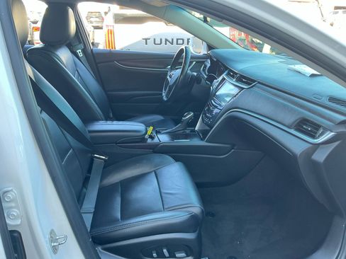 Used 2019 Cadillac XTS Luxury image 18