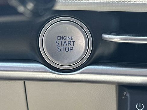 Certified 2025 Hyundai Tucson SE image 21