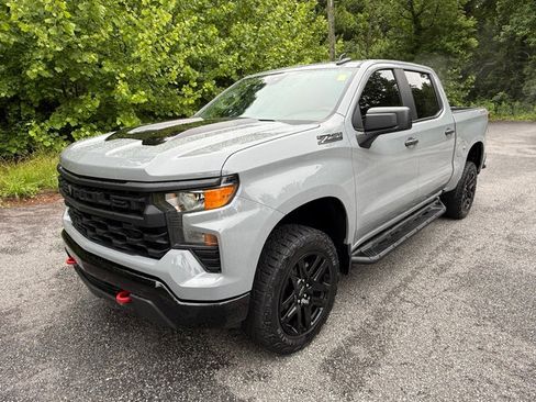 Used 2024 Chevrolet Silverado 1500 Custom Trail Boss w/ LPO, Dark Essentials Package AWD/4WD image 2