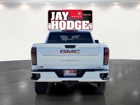 Used 2025 GMC Sierra 2500 AT4 AWD/4WD image 5