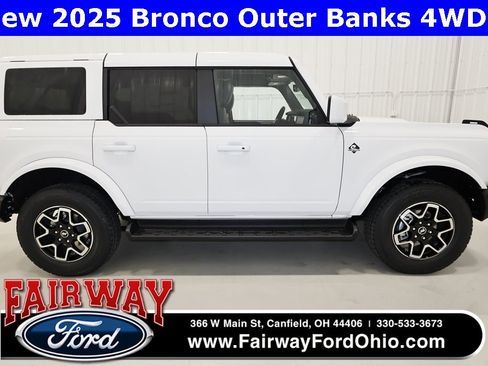 New 2025 Ford Bronco Outer Banks image 1