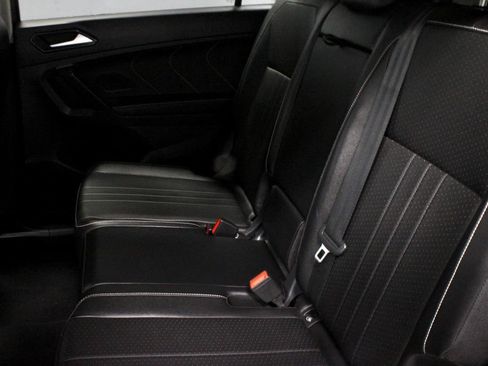 Used 2024 Volkswagen Tiguan SE FWD image 22