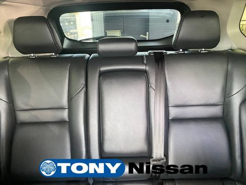 Used 2023 Nissan Rogue SL w/ SL Premium Package FWD image 18