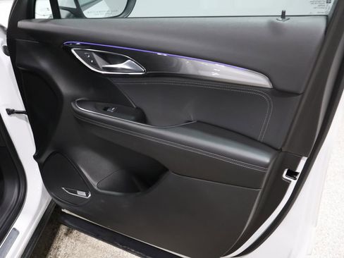 Used 2024 Buick Envision Preferred image 25