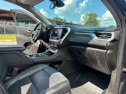 Used 2021 GMC Acadia SLT FWD image 18