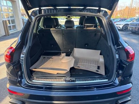 Used 2018 Porsche Cayenne Platinum Edition image 23